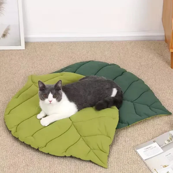 Leaf Shaped Pet Mats